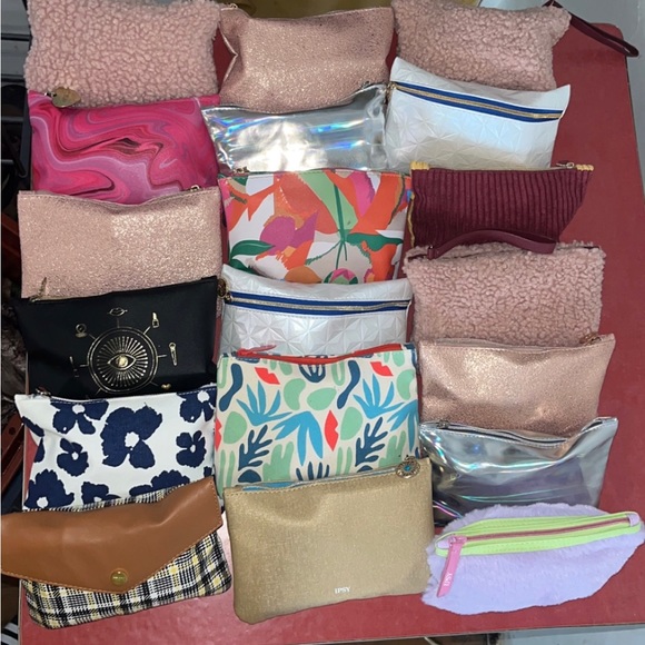 Ipsy bags FULL of items- some full size! MYSTERY BAGS - Picture 1 of 2